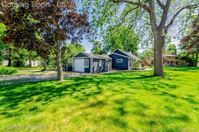11320 Eastside Drive, Plymouth Charter Township, MI 48170