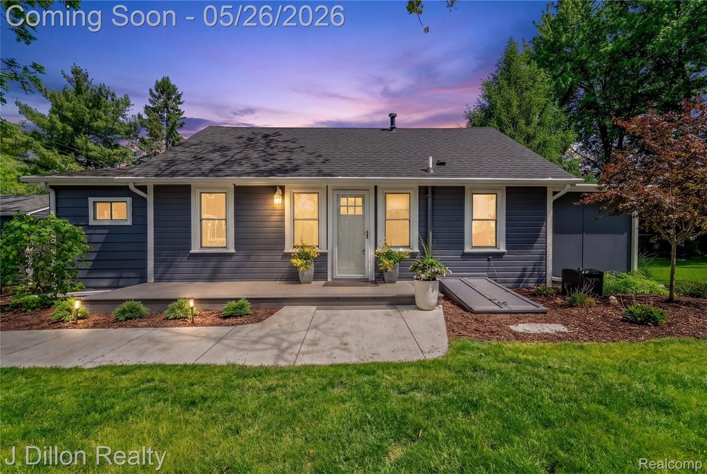 11320 Eastside Drive, Plymouth Charter Township, MI 48170
