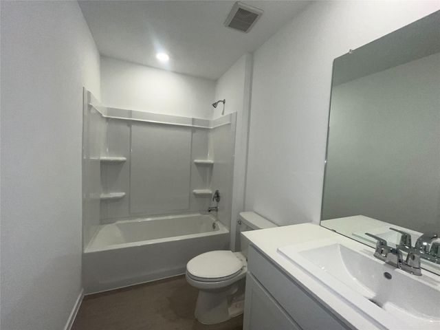 5715 Little Redwing Drive, Baytown, TX 77521