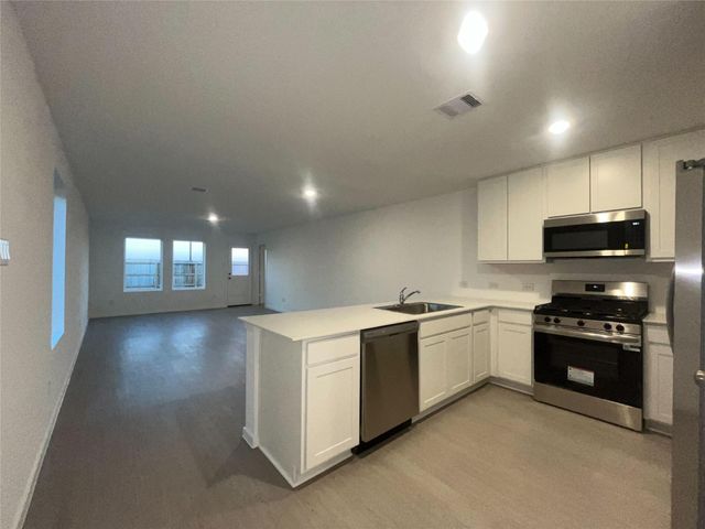 5715 Little Redwing Drive, Baytown, TX 77521