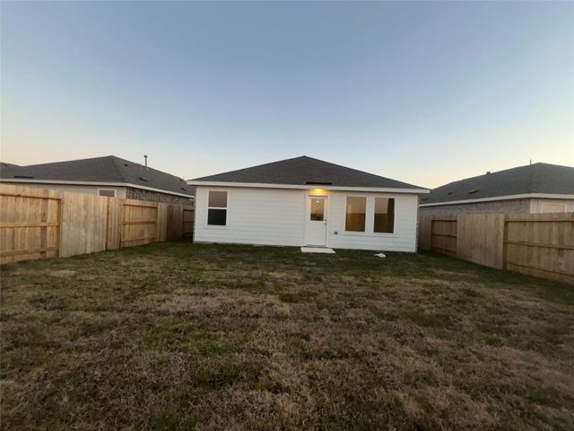 5715 Little Redwing Drive, Baytown, TX 77521