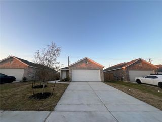 5715 Little Redwing Drive, Baytown, TX 77521