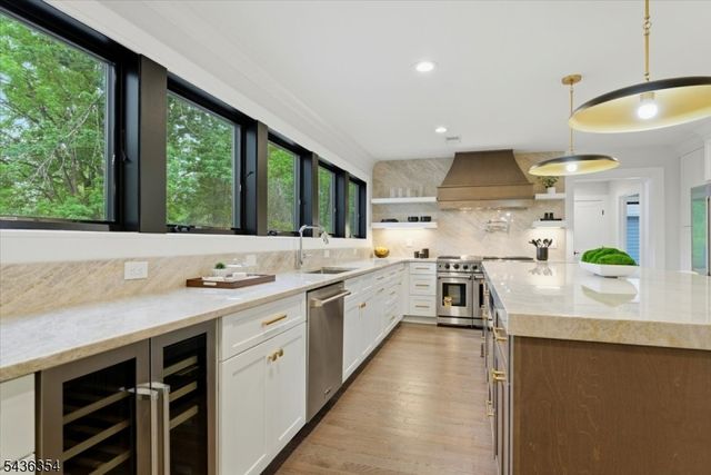 126 Emerson Ln, Berkeley Heights Twp., NJ 07922