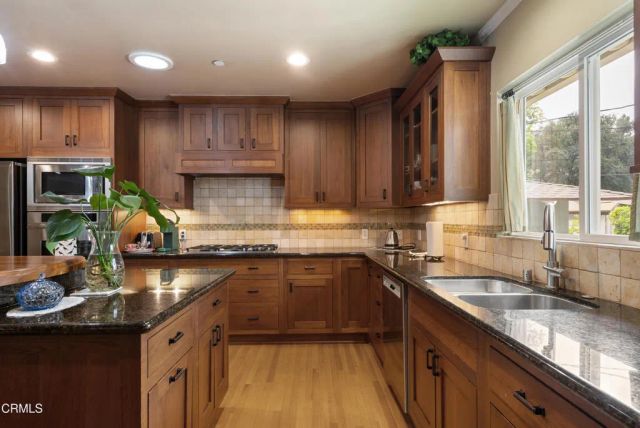 5015 Verwood Avenue, Glendale, CA 91214