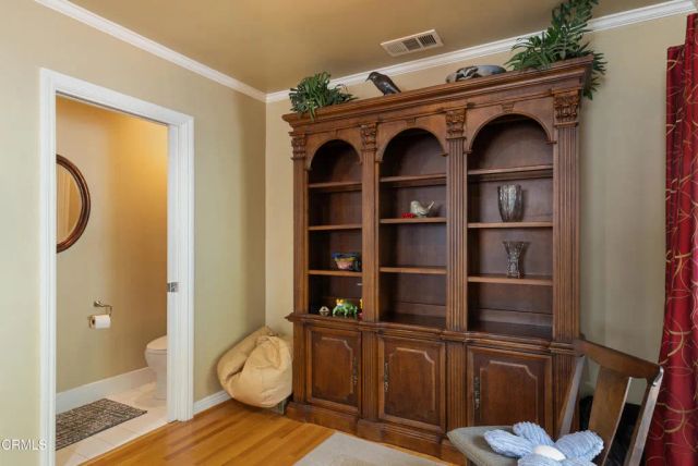 5015 Verwood Avenue, Glendale, CA 91214