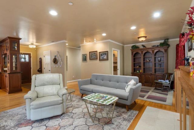 5015 Verwood Avenue, Glendale, CA 91214