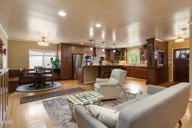 5015 Verwood Avenue, Glendale, CA 91214