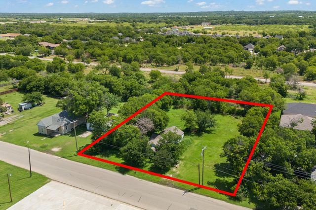 1010 Chase Avenue, Cleburne, TX 76031