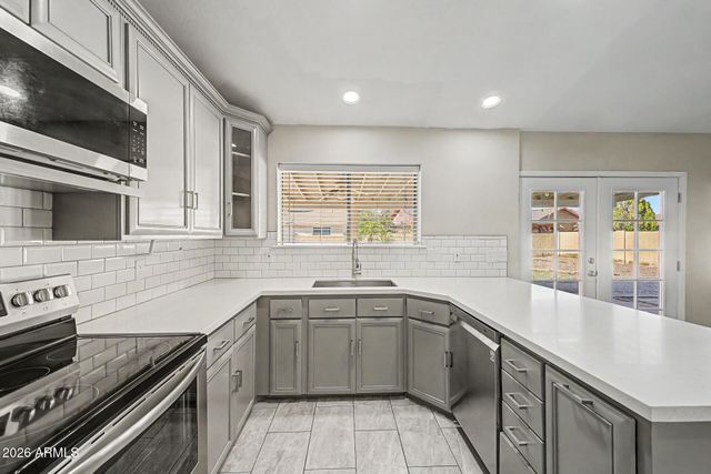2302 E CAROL Avenue, Mesa, AZ 85204
