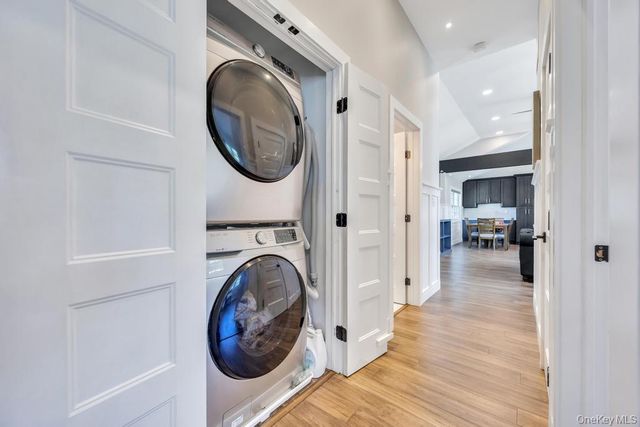 15 Main Parkway, Plainview, NY 11803