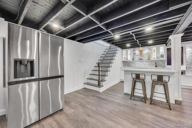 15 Main Parkway, Plainview, NY 11803