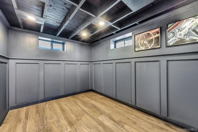 15 Main Parkway, Plainview, NY 11803