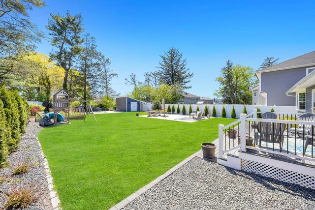 15 Main Parkway, Plainview, NY 11803