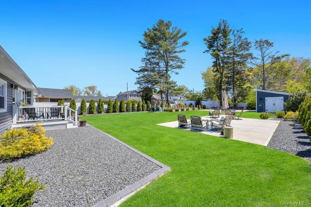 15 Main Parkway, Plainview, NY 11803