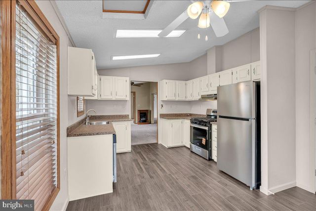 25 LOFT MOUNTAIN DR, Sicklerville, NJ 08081