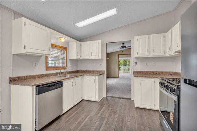 25 LOFT MOUNTAIN DR, Sicklerville, NJ 08081