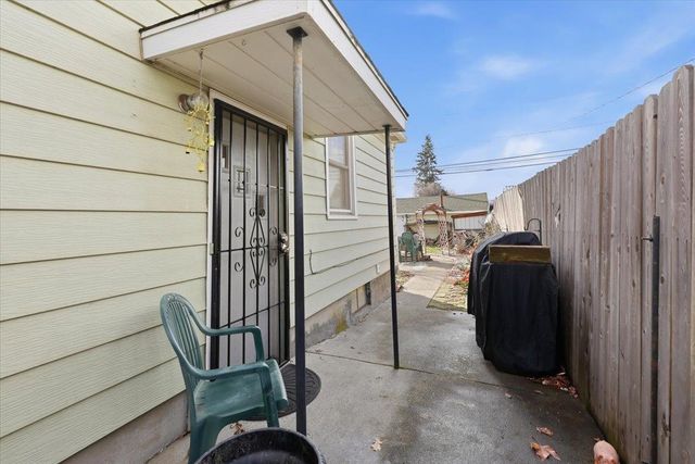 4811 N Maple St, Spokane, WA 99205