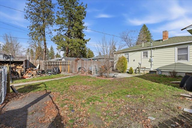 4811 N Maple St, Spokane, WA 99205