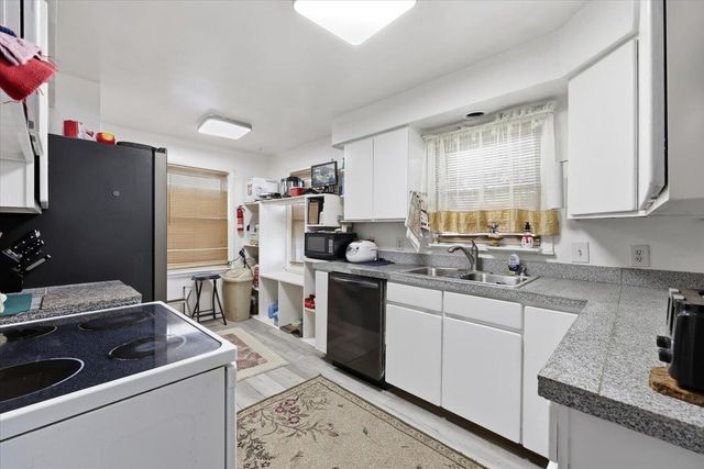 4811 N Maple St, Spokane, WA 99205