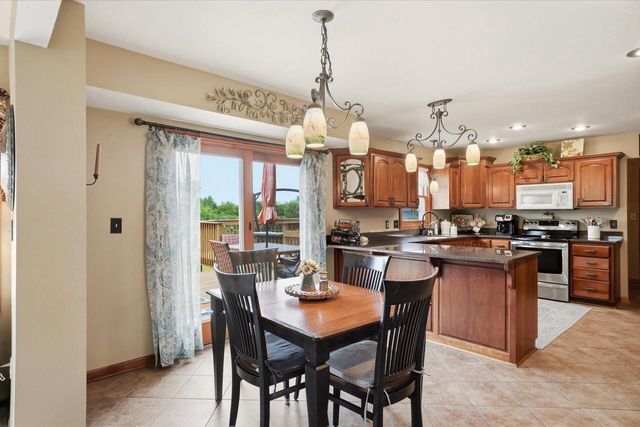 S25W30256 Jenna LANE, Waukesha, WI 53188
