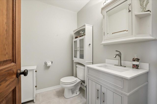 S25W30256 Jenna LANE, Waukesha, WI 53188