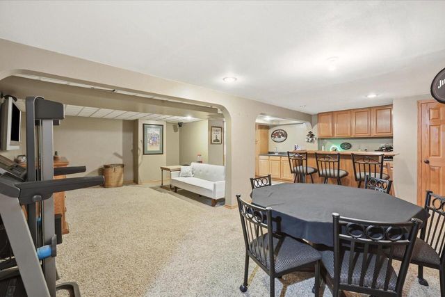 S25W30256 Jenna LANE, Waukesha, WI 53188