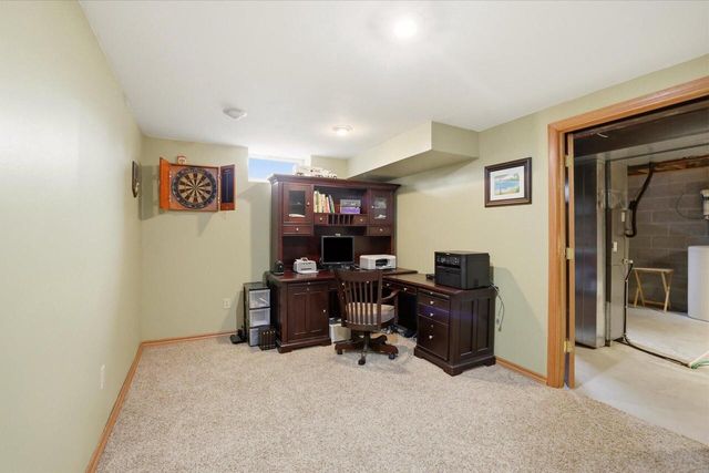 S25W30256 Jenna LANE, Waukesha, WI 53188
