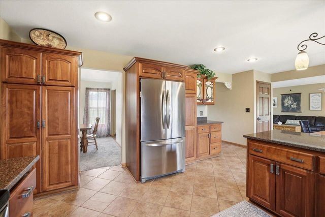 S25W30256 Jenna LANE, Waukesha, WI 53188