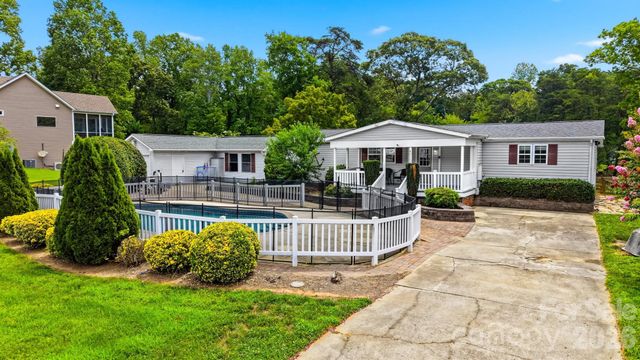 4520 Lake Drive, Sherrills Ford, NC 28673