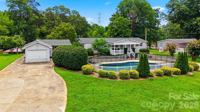 4520 Lake Drive, Sherrills Ford, NC 28673