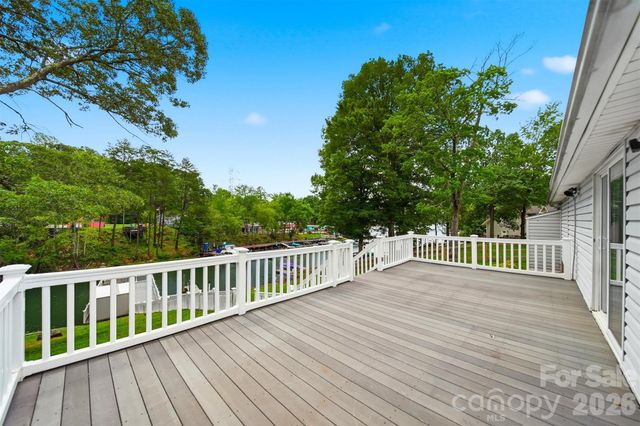 4520 Lake Drive, Sherrills Ford, NC 28673