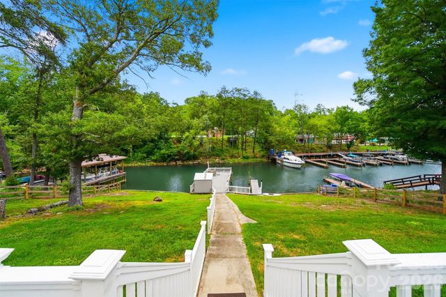 4520 Lake Drive, Sherrills Ford, NC 28673