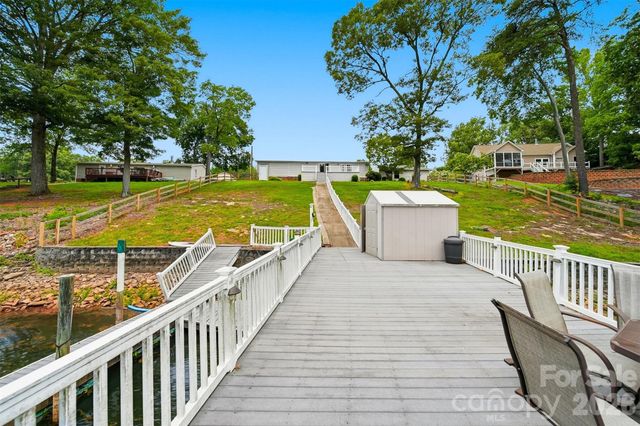 4520 Lake Drive, Sherrills Ford, NC 28673