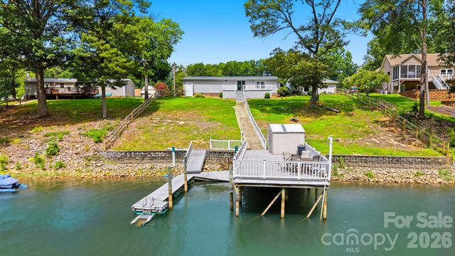 4520 Lake Drive, Sherrills Ford, NC 28673