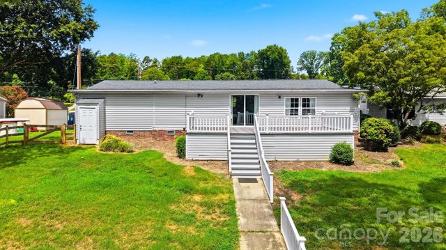 4520 Lake Drive, Sherrills Ford, NC 28673