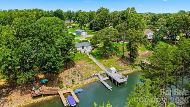 4520 Lake Drive, Sherrills Ford, NC 28673