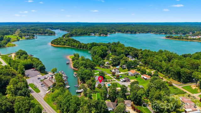 4520 Lake Drive, Sherrills Ford, NC 28673