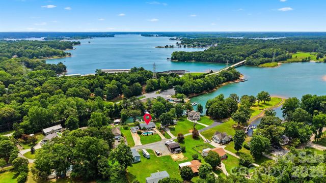 4520 Lake Drive, Sherrills Ford, NC 28673