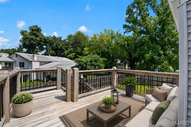 12021 Cedar Lake Court, Maryland Heights, MO 63043