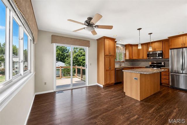 12021 Cedar Lake Court, Maryland Heights, MO 63043