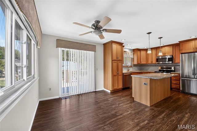 12021 Cedar Lake Court, Maryland Heights, MO 63043
