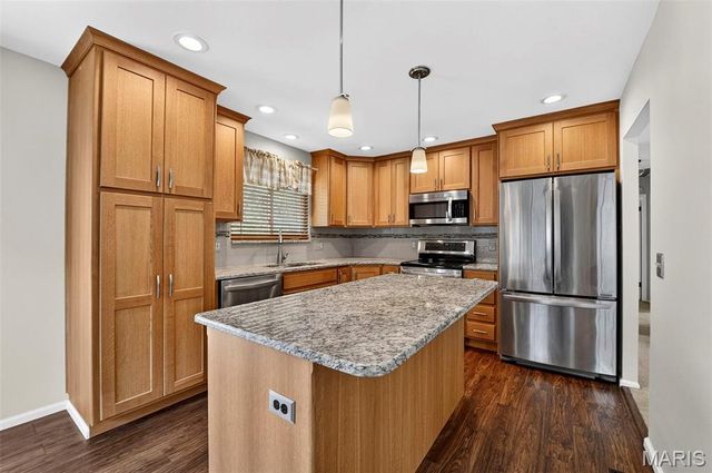 12021 Cedar Lake Court, Maryland Heights, MO 63043