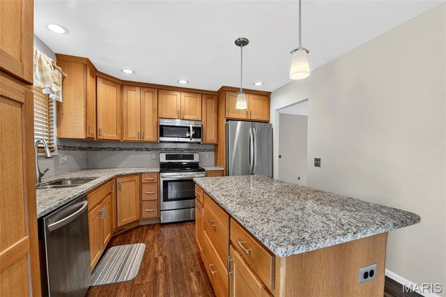 12021 Cedar Lake Court, Maryland Heights, MO 63043