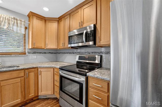 12021 Cedar Lake Court, Maryland Heights, MO 63043