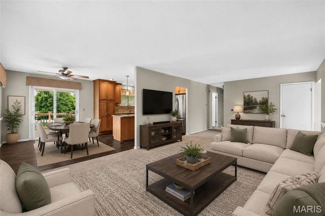 12021 Cedar Lake Court, Maryland Heights, MO 63043