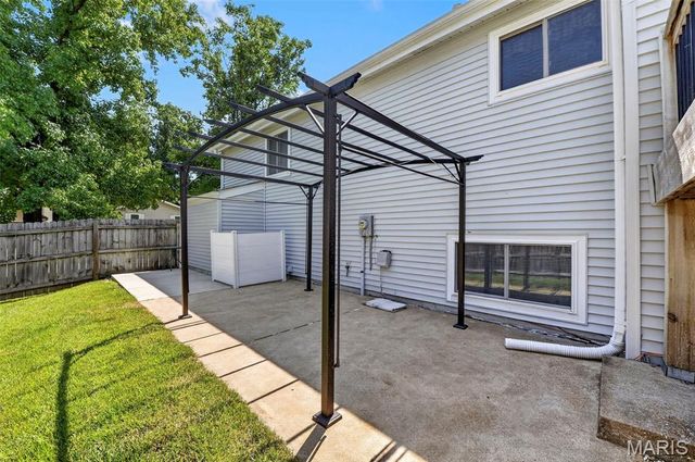 12021 Cedar Lake Court, Maryland Heights, MO 63043