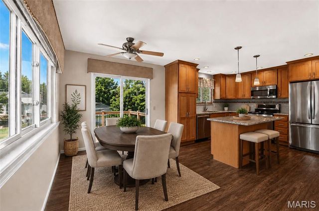 12021 Cedar Lake Court, Maryland Heights, MO 63043