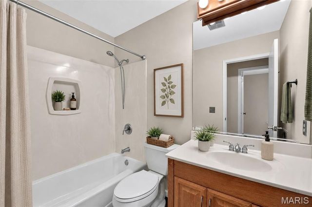 12021 Cedar Lake Court, Maryland Heights, MO 63043