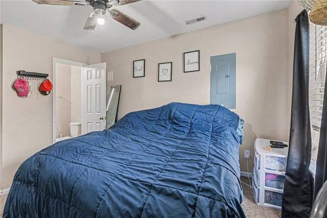 1607 S 14th Street, St Joseph, MO 64503