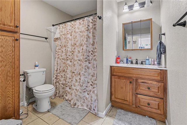 1607 S 14th Street, St Joseph, MO 64503